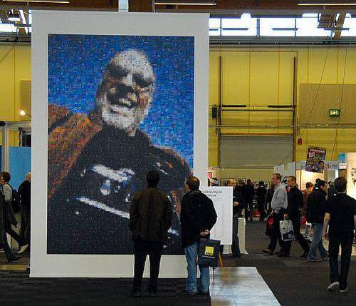 2.5x3.7m (8'x12') @ 200dpi printed mosaic
at a photo trade show in Sweden!
&copy; Christer Lindh, Magnus Fr&ouml;derberg, www.fotosidan.se